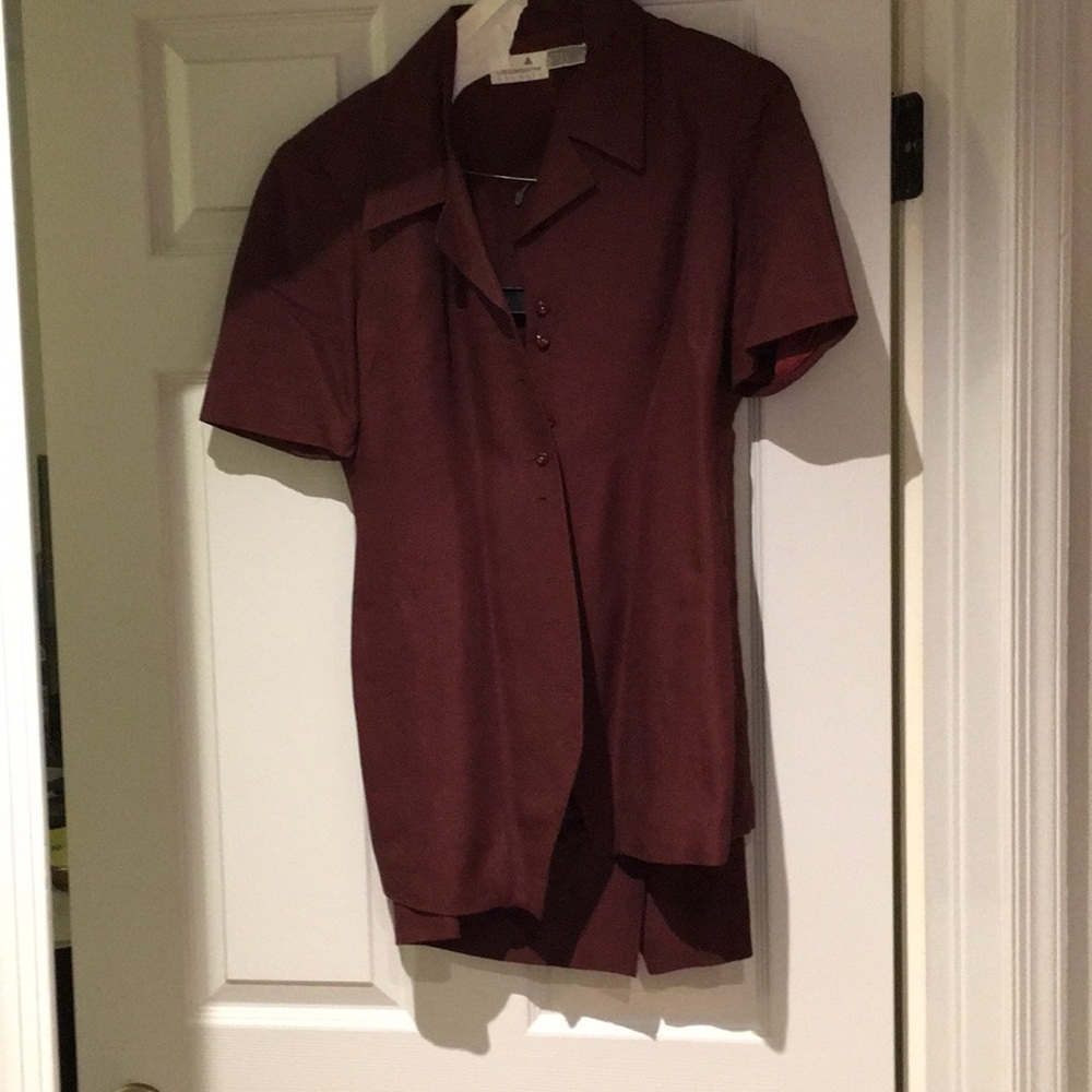 Ladies suit 55% linen